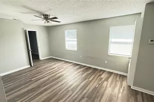 806 E Robles St, Tampa, FL 33602 - Photo 5