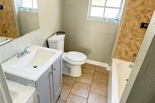 806 E Robles St, Tampa, FL 33602 - Photo 7