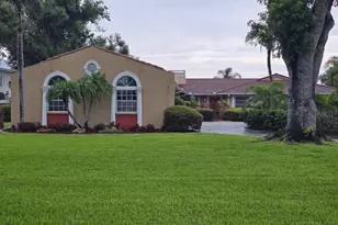 436 Bayshore Dr, Venice, FL 34285 - Photo 3