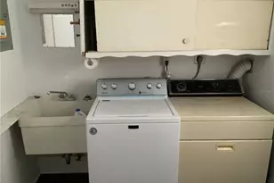 3318 Village Green Dr, Sarasota, FL 34239 - Photo 21