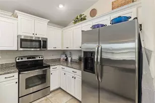 6404 Autumn Woods Way, Sarasota, FL 34243 - Photo 9