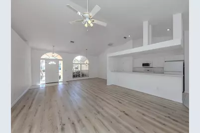 123 Venice Palms Boulevard, Venice, FL 34292 - Photo 11