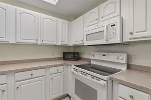 3730 Cadbury Cir, Venice, FL 34293 - Photo 11