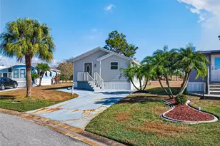 204 Crown Point Dr, Nokomis, FL 34275 - Photo 5