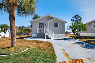 204 Crown Point Dr, Nokomis, FL 34275 - Photo 9