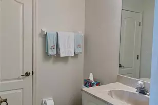 1801 Auburn Lakes Cir, Venice, FL 34292 - Photo 19