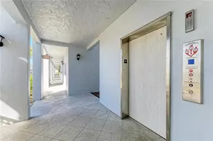 408 Cerromar Circle, Venice, FL 34293 - Photo 3