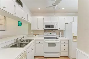 408 Cerromar Circle, Venice, FL 34293 - Photo 9