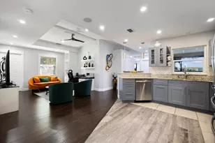 1627 Del Monte Ct, Venice, FL 34293 - Photo 13