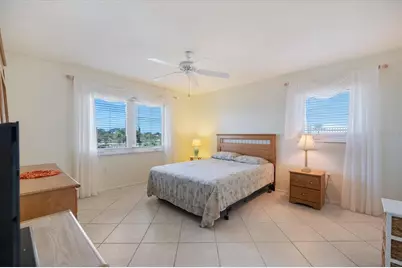 649 Tamiami Trail S #301, Venice, FL 34285 - Photo 15