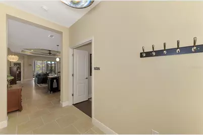 11452 Okaloosa Drive, Venice, FL 34293 - Photo 9
