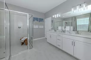 11450 Burgundy Dr, Venice, FL 34293 - Photo 17