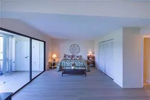 696 Bird Bay Dr W, Venice, FL 34285 - Photo 19