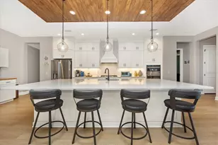 18805 Valleta Ave, Venice, FL 34293 - Photo 7