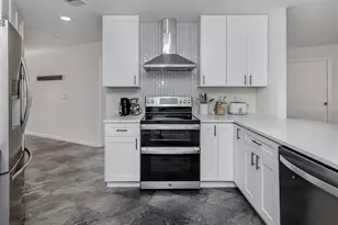 317 Monet Dr, Nokomis, FL 34275 - Photo 11