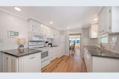 522 Via Veneto, Venice, FL 34285 - Photo 5