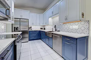 251 Vista Del Lago Way, Venice, FL 34292 - Photo 7