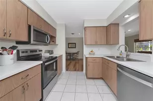 950 Oxford Dr, Englewood, FL 34223 - Photo 9