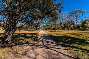 950 Oxford Dr, Englewood, FL 34223 - Photo 51