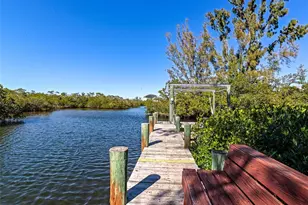 950 Oxford Dr, Englewood, FL 34223 - Photo 1