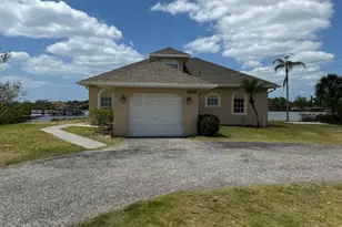 498 Buena Vista Dr, Nokomis, FL 34275 - Photo 17