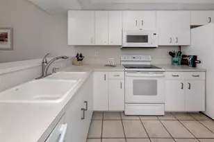 406 Laurel Lake Dr, Venice, FL 34292 - Photo 15