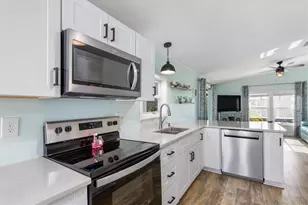 9027 Kestral Cir, Englewood, FL 34224 - Photo 5