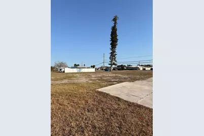 303 Shamrock Boulevard, Venice, FL 34293 - Photo 7