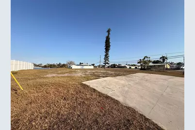 303 Shamrock Boulevard, Venice, FL 34293 - Photo 5