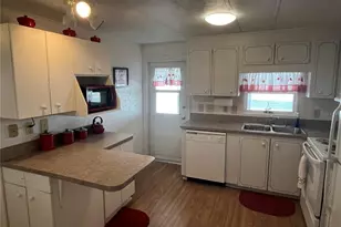 828 Trento, Venice, FL 34285 - Photo 17