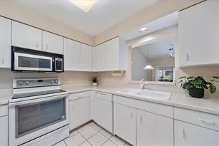 677 Ironwood Cir, Venice, FL 34292 - Photo 11