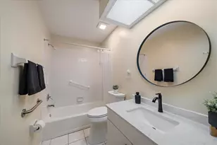 677 Ironwood Cir, Venice, FL 34292 - Photo 23