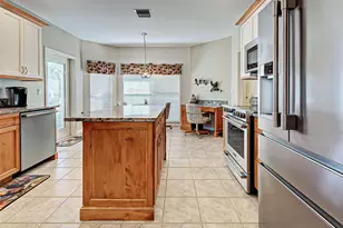 201 King Palm Ct, Venice, FL 34292 - Photo 11