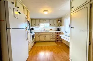 714 S Green Cir, Venice, FL 34285 - Photo 7