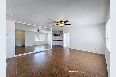 637 Michigan Drive N, Venice, FL 34293 - Photo 7