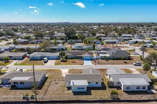 637 Michigan Dr N, Venice, FL 34293 - Photo 33