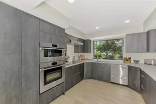 5303 Hidden Harbor Rd, Sarasota, FL 34242 - Photo 21