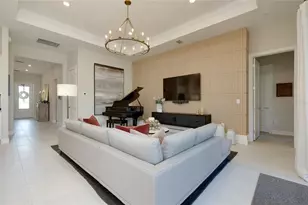 10036 Beachwalk Dr, Englewood, FL 34223 - Photo 11