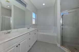 111 Wayforest Dr, Venice, FL 34292 - Photo 17