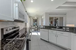 111 Wayforest Dr, Venice, FL 34292 - Photo 13