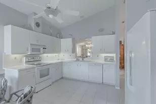 625 Ironwood Cir, Venice, FL 34292 - Photo 15