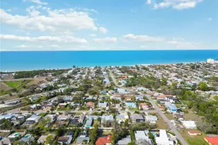 1015 Beach Manor Cir, Venice, FL 34285 - Photo 3