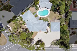 337 Harbor Dr S, Venice, FL 34285 - Photo 7