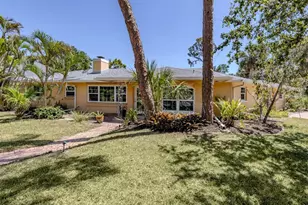 337 Harbor Dr S, Venice, FL 34285 - Photo 5