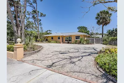 337 Harbor Drive S, Venice, FL 34285 - Photo 1