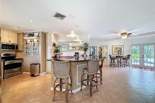 337 Harbor Dr S, Venice, FL 34285 - Photo 9