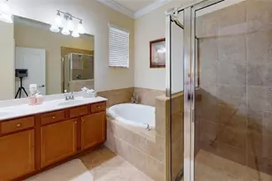 12659 Richezza Dr, Venice, FL 34293 - Photo 11