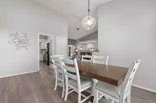 5009 Southern Pine Cir, Venice, FL 34293 - Photo 11