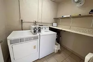 995 La Guna Dr, Venice, FL 34285 - Photo 13