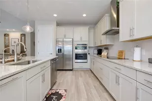 11472 Montserrat Dr, Venice, FL 34293 - Photo 9